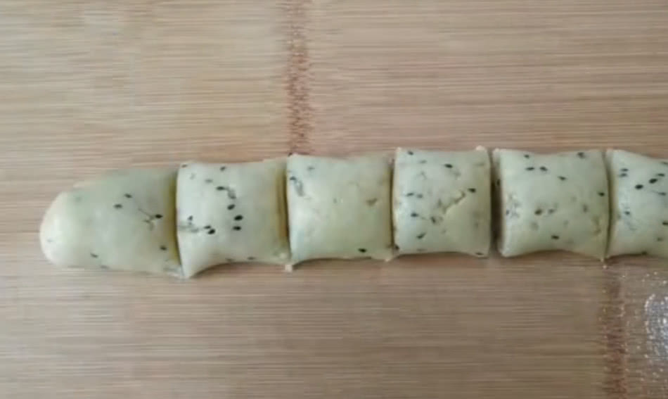 椒盐酥桃酥小饼干,酥脆的桃酥小饼干原来这么容易做