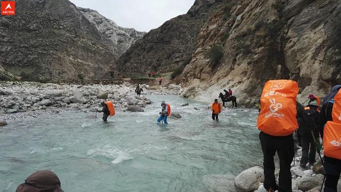 一次偶然，铸就永恒，十年驴龄的他“长存”于此-乌孙驴行记