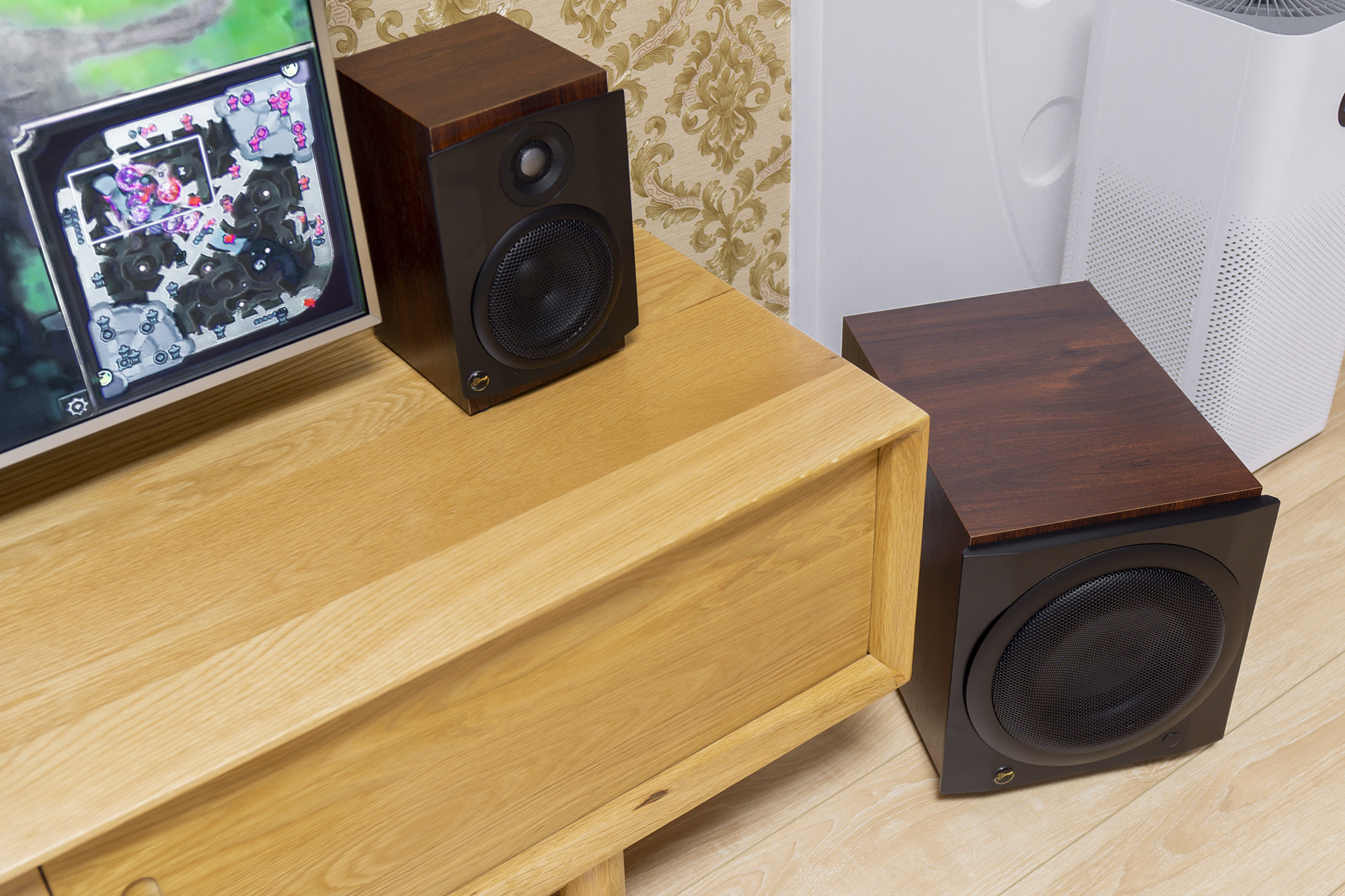 惠威m80wvsthethree,惠威2.0旗舰音箱