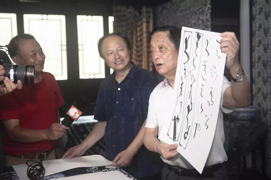 下工厂进车间,“80后”韩美林勃发生命本质里的艺术渴望