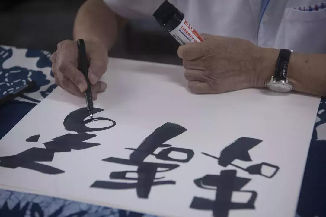 下工厂进车间,“80后”韩美林勃发生命本质里的艺术渴望