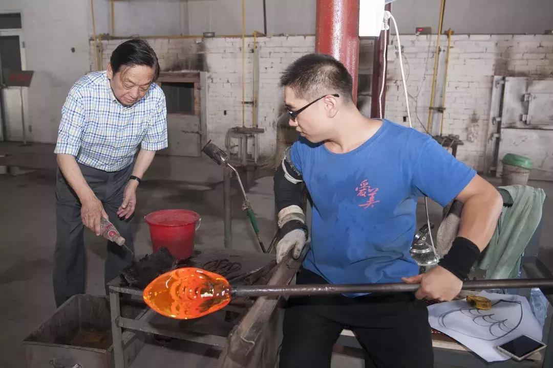 下工厂进车间,“80后”韩美林勃发生命本质里的艺术渴望