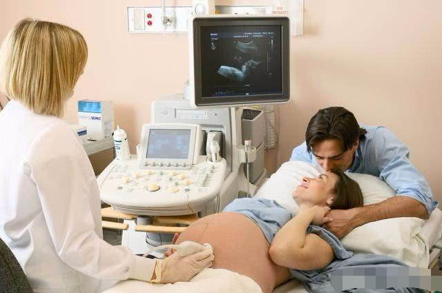怀孕中期出现什么情况必须去医院,孕中期容易出现哪些状况怎么避免