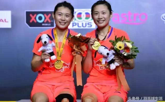 羽毛球双打发球错误案例,羽毛球常见错误集锦