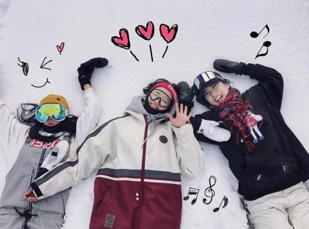 滑雪只戴头盔？也许是颜值限制了你的想象力