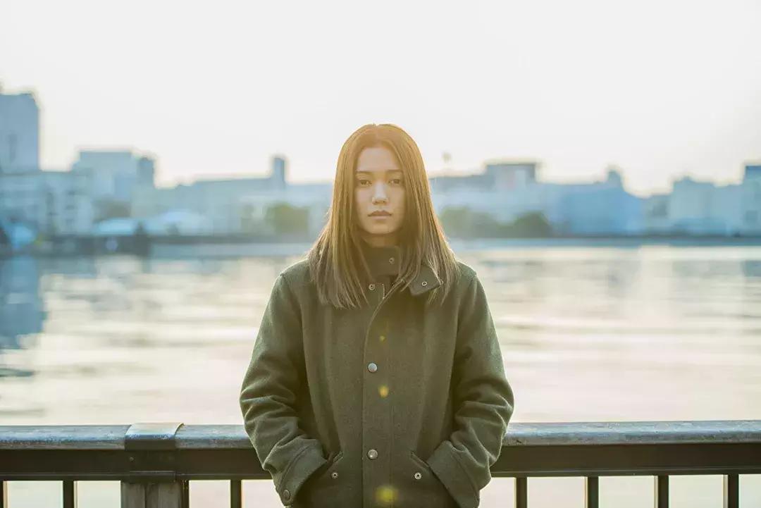 抛开大尺度,这部电影让我想起了小时候看过的郭敬明