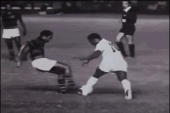 他用双脚让国家停战，这个男人我们等了40年！