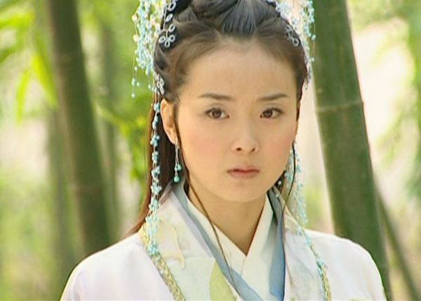 她曾被誉为古装女神,她被称为古装第一美人