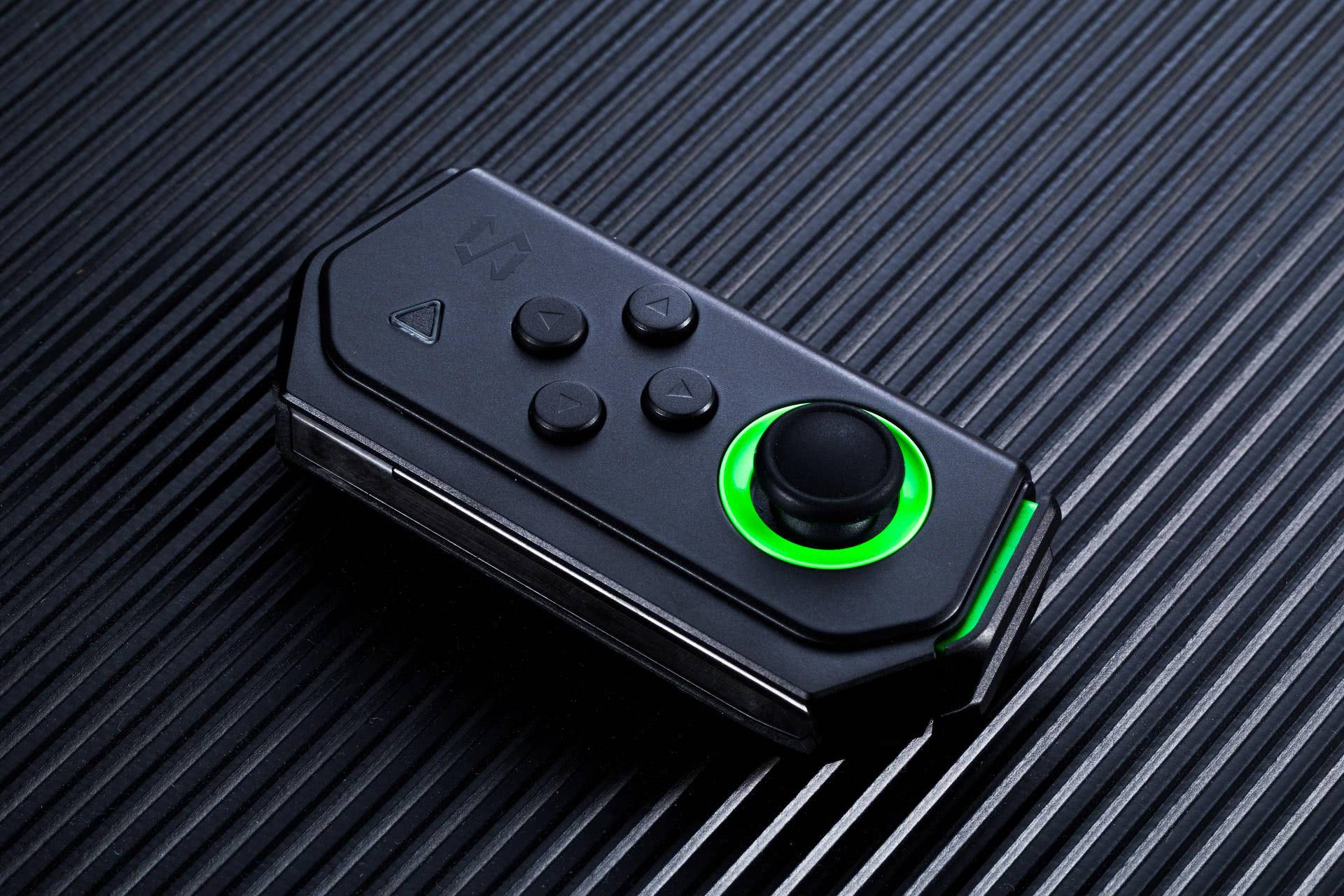 黑鲨游戏手柄吃鸡测评,黑鲨2手柄吃鸡视频