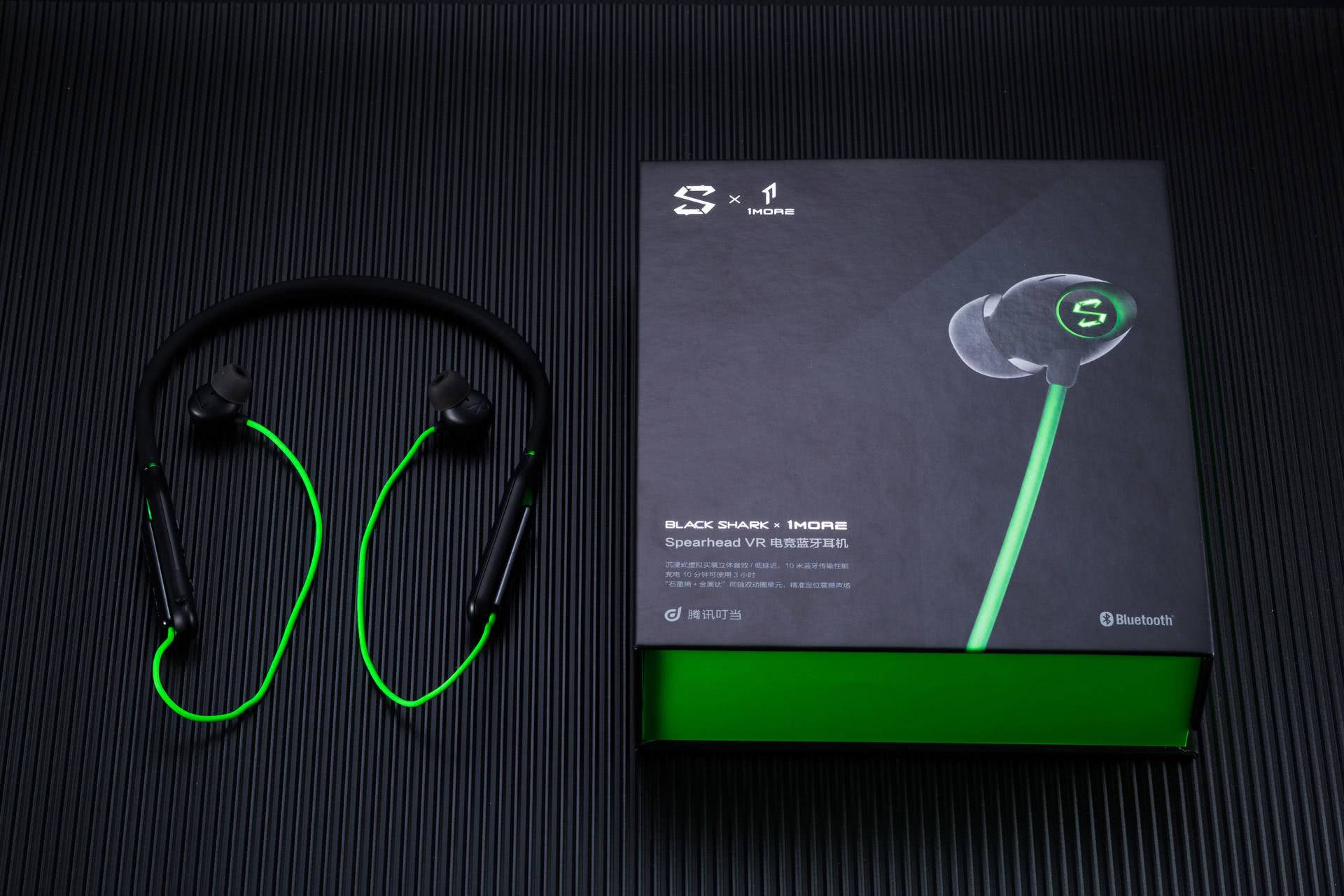 黑鲨游戏手柄吃鸡测评,黑鲨2手柄吃鸡视频