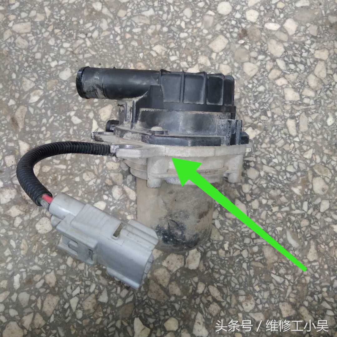 丰田发动机加油门哗啦啦异响,丰田冷车启动发动机异响解决