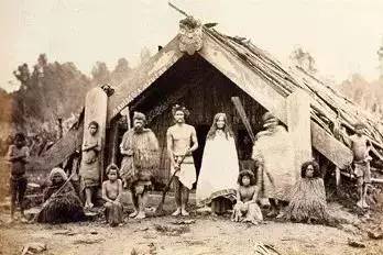 秋冬嘴角干燥、脱皮、发炎？涂点这个，立刻还你幼嫩双唇，让人想要一亲芳泽！