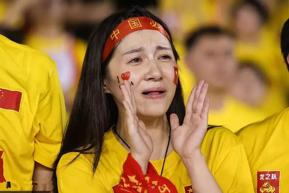 中国男足3-0马来西亚,国足绝平马来西亚王者风范