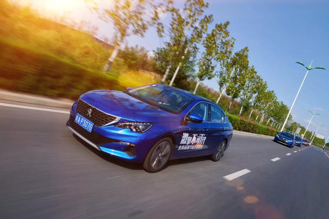 试驾标致4082013款2.0手自一体,试驾标致4081.8l多大马力