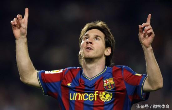 胸前十字架足球庆祝动作,足球各个射门庆祝动作