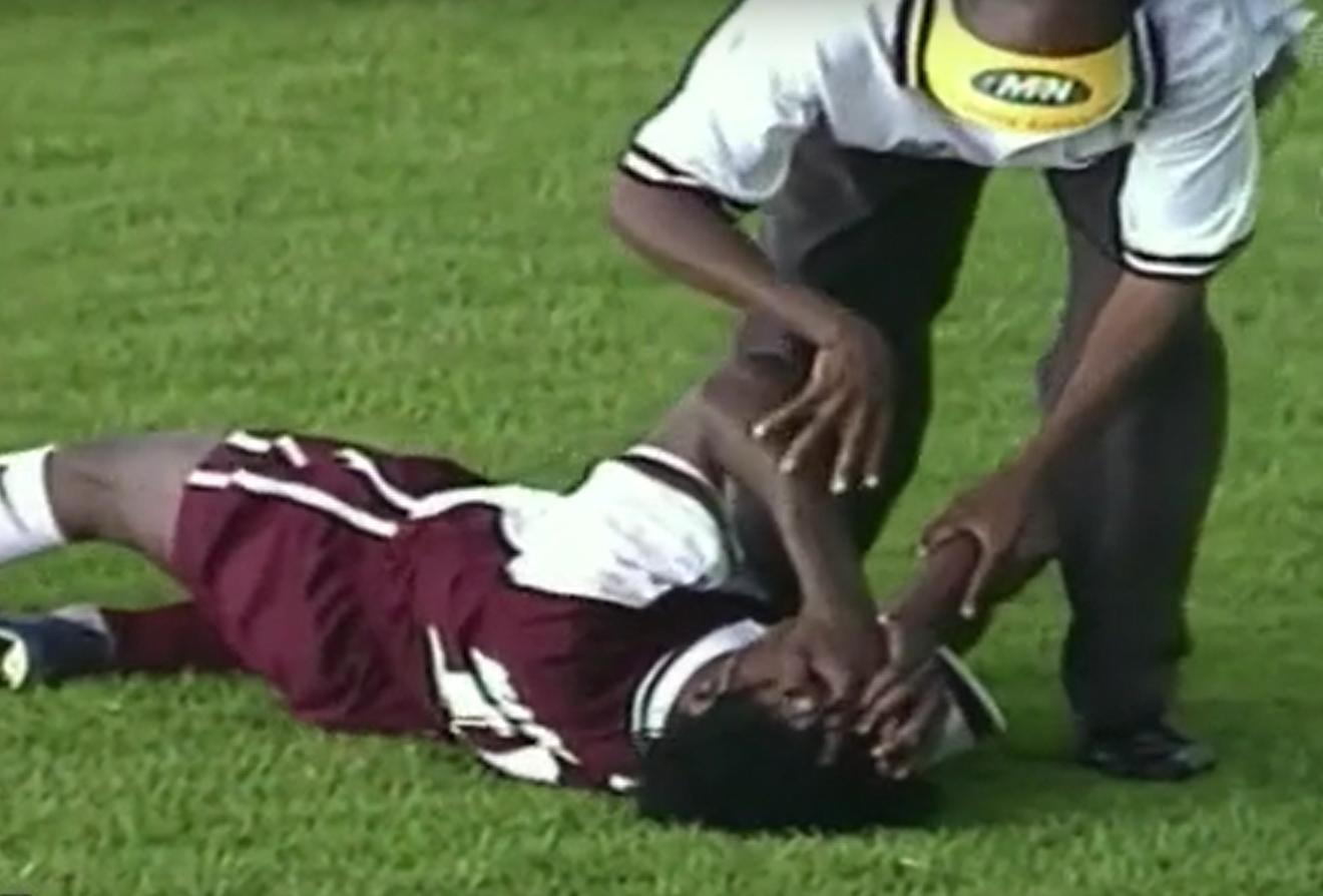 足球场各种意外状况,足球场发生意外情况怎么办