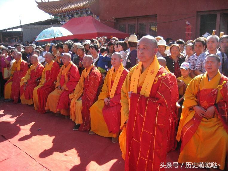 出家当尼姑的高材生,名牌大学毕业却出家当和尚