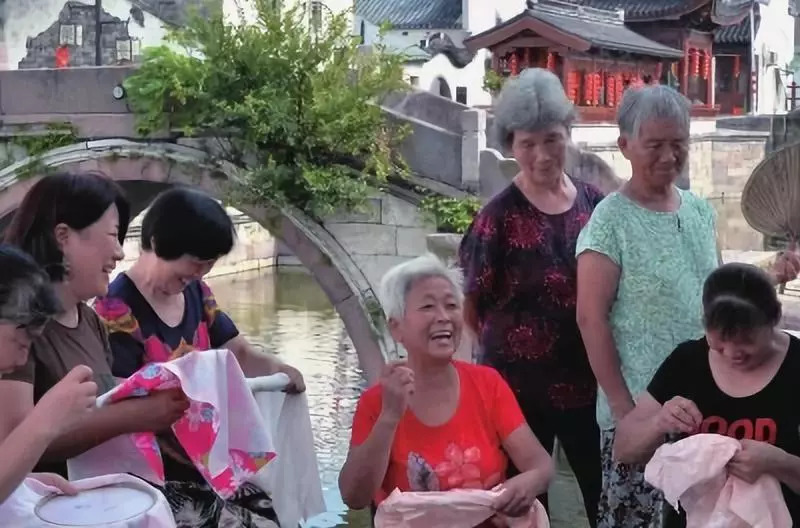 壮阔东方潮,壮阔东方潮40年奋进新时代