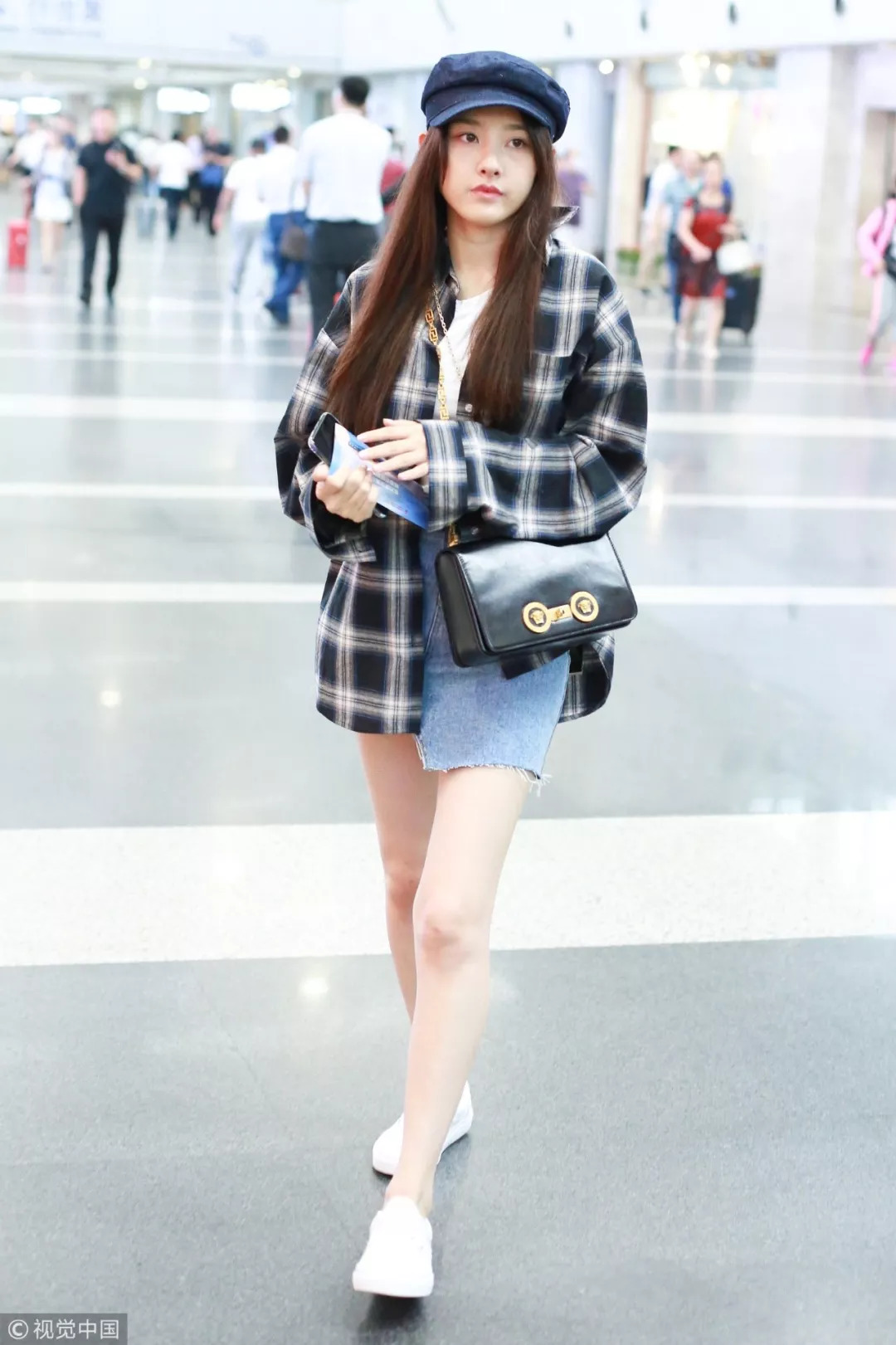 初秋的“C位”是杨超越的格子还是王丽坤的条纹？