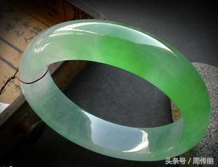 冰种高冰玻璃种区别,翡翠戒指冰种高冰玻璃种区别