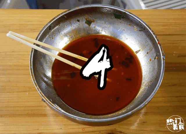 中南大学侧门小巷子口这家螺蛳粉店，不起眼却一火5年