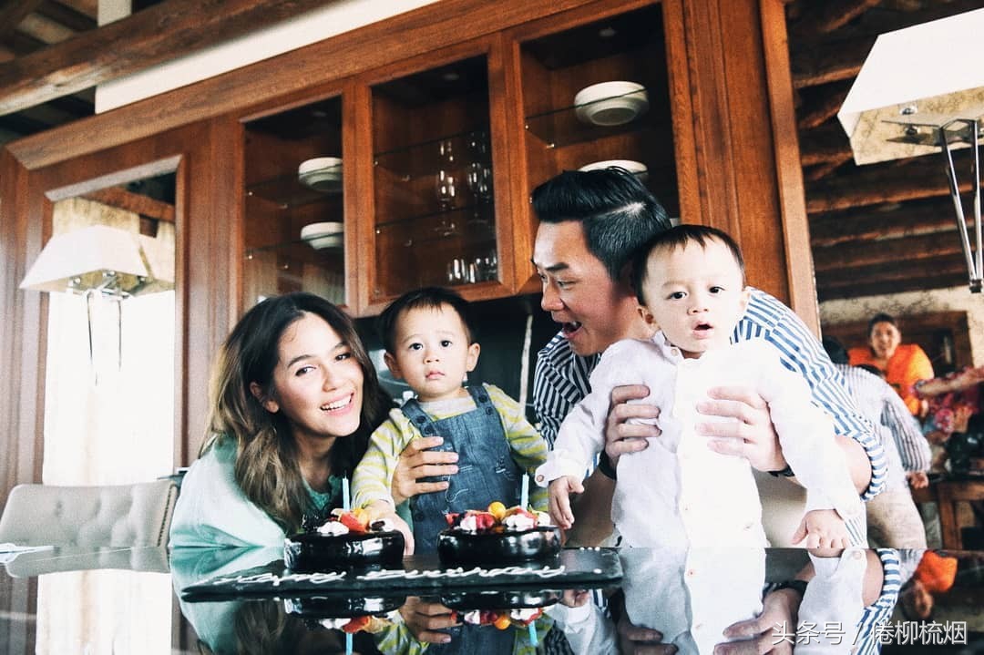 泰星mai代言奢侈品,chompoo泰星红毯