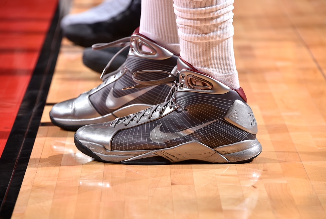 塔克球鞋上脚视频,塔克4000双球鞋