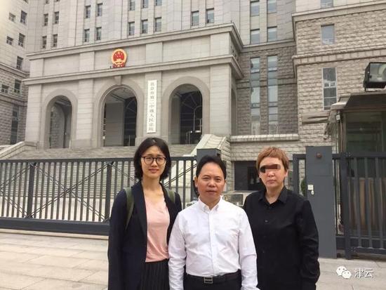 与闺蜜合谋诈骗老公220万,俩闺蜜诈骗百万