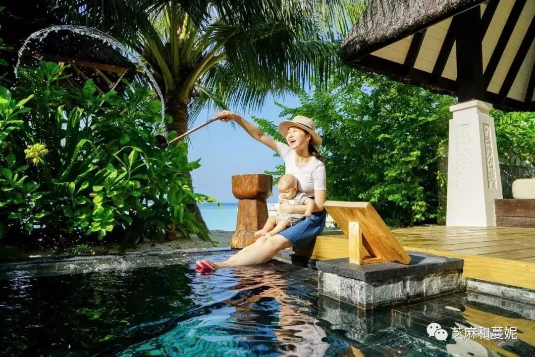 带两个孩子出去的妈妈,带两个孩子的妈妈去旅行