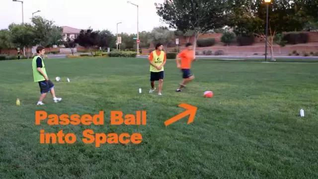 教你如何二打一压制对方,二打二配合技巧