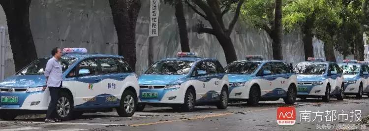 “山竹”过后首个工作日：广东人爬树都要去上班！