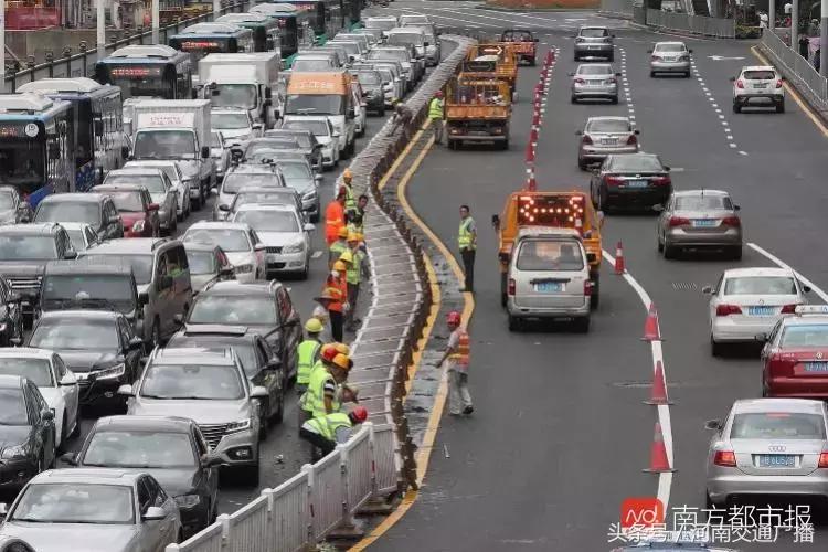 “山竹”过后首个工作日：广东人爬树都要去上班！