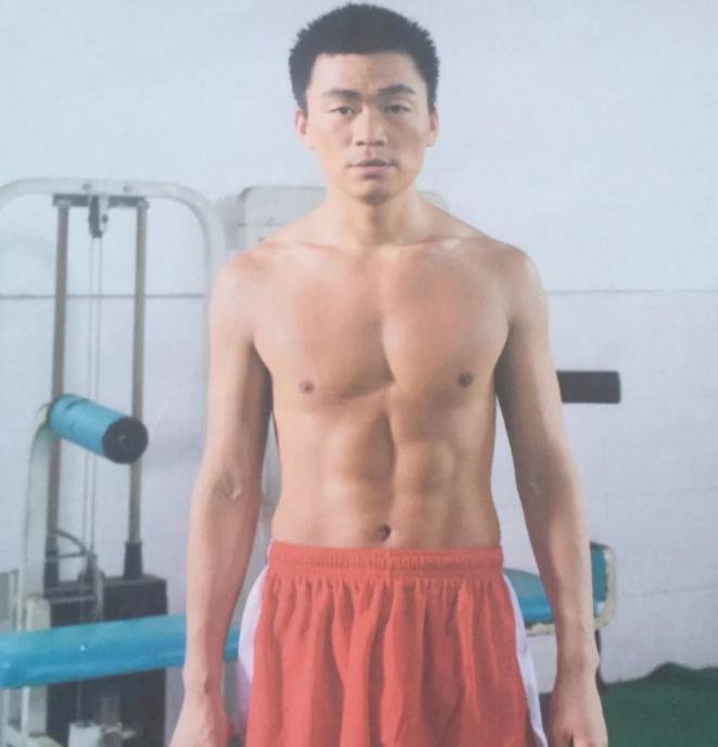 他曾是建筑工人，如今身价过亿，红遍大江南北！