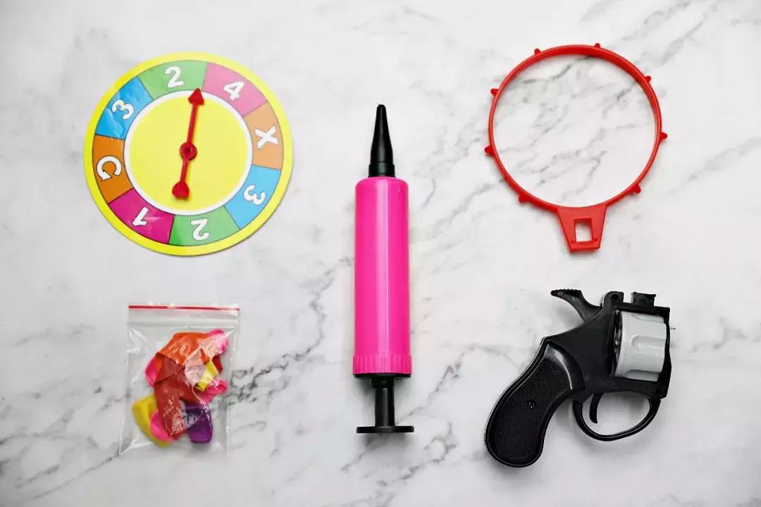 两男一女公然在办公室玩电击，这么刺激？！