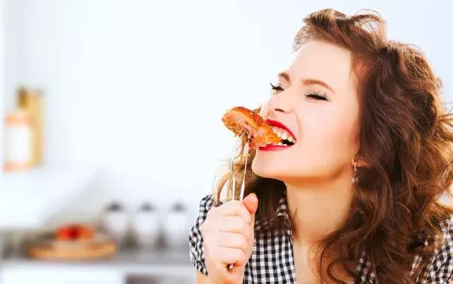 每天暴食到半夜,暴食了5000大卡会怎么样