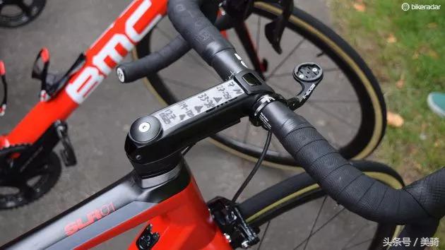 器材盛宴环英国上的车手战车