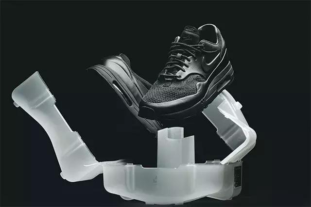 他设计了一堆“垃圾”,却让全世界拍手叫好