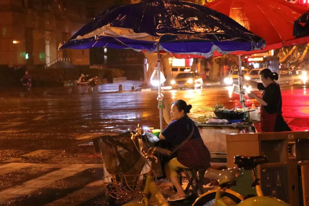 南京的夜晚真实图片,2005年的南京街头真实影像