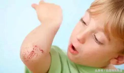 宝宝擦伤涂香油有用吗,宝宝擦伤后涂芦荟胶