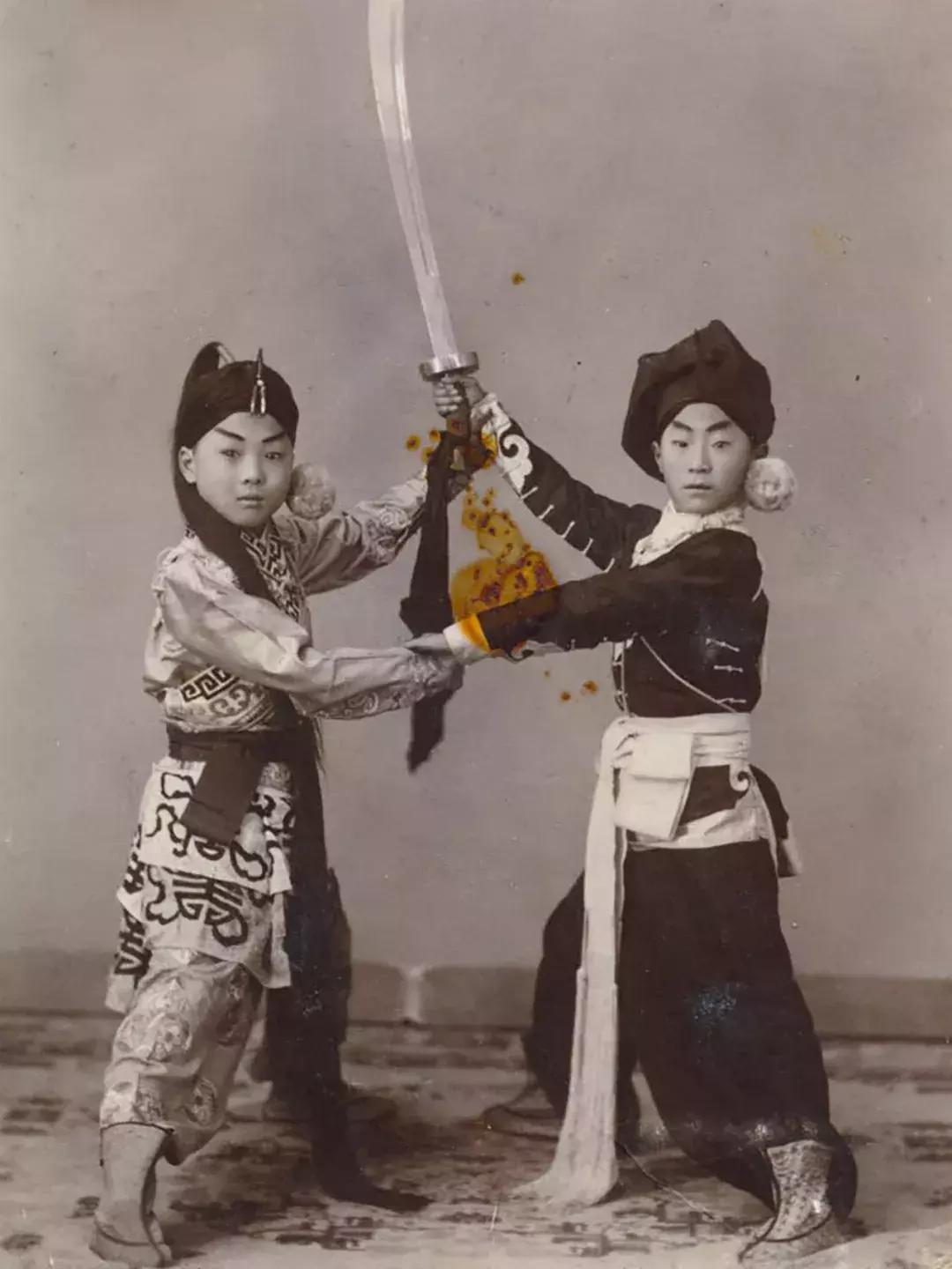 80后女孩，割舌自述：我们是最受压迫的一代