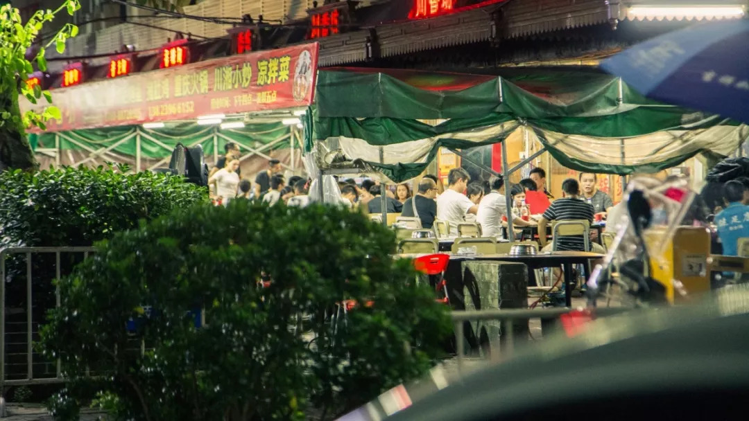 当你抱怨生活太难时,当你抱怨生活不易时