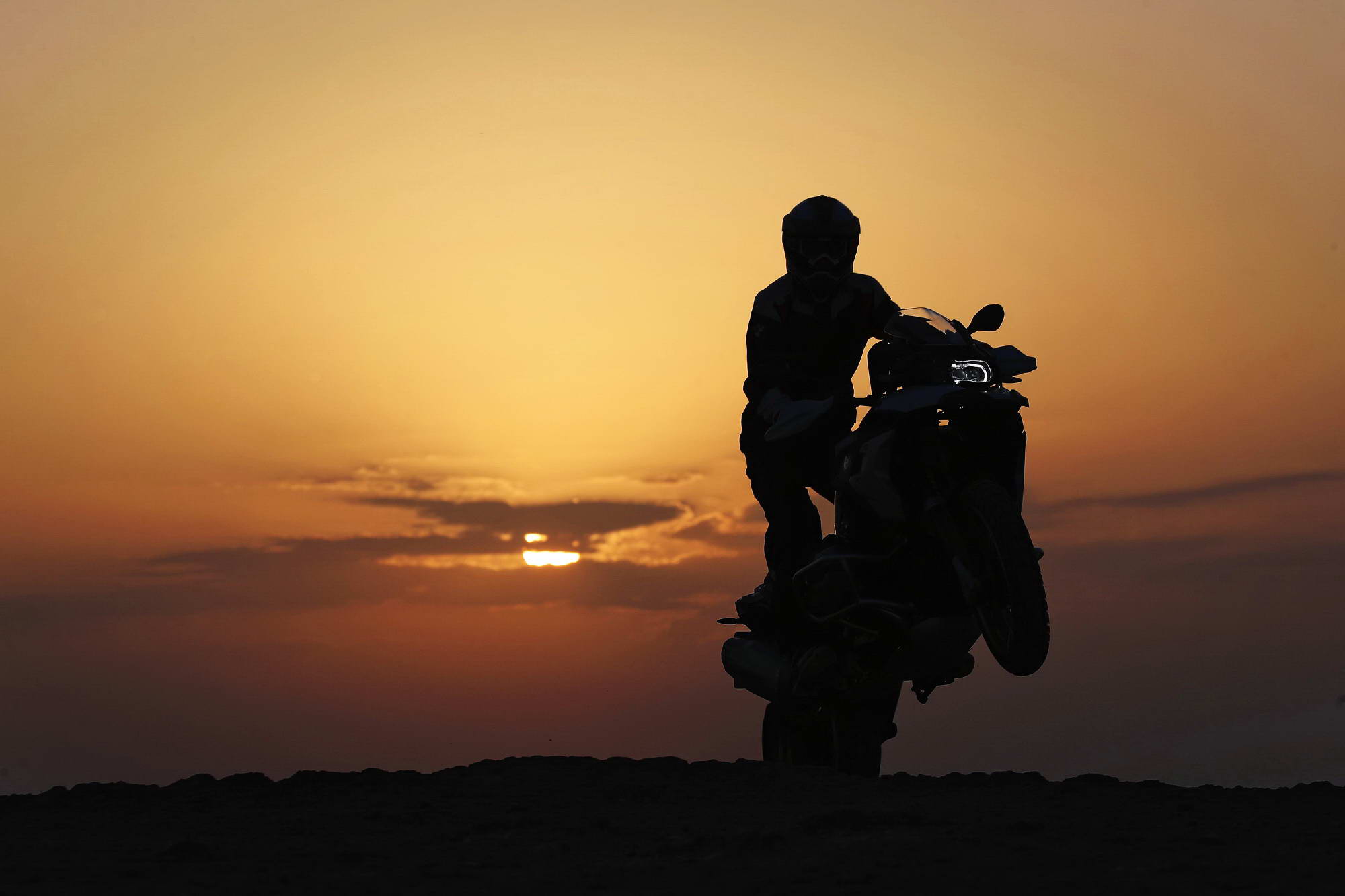 宝马r1250gshp版黑色款,高清宝马r1250gs壁纸