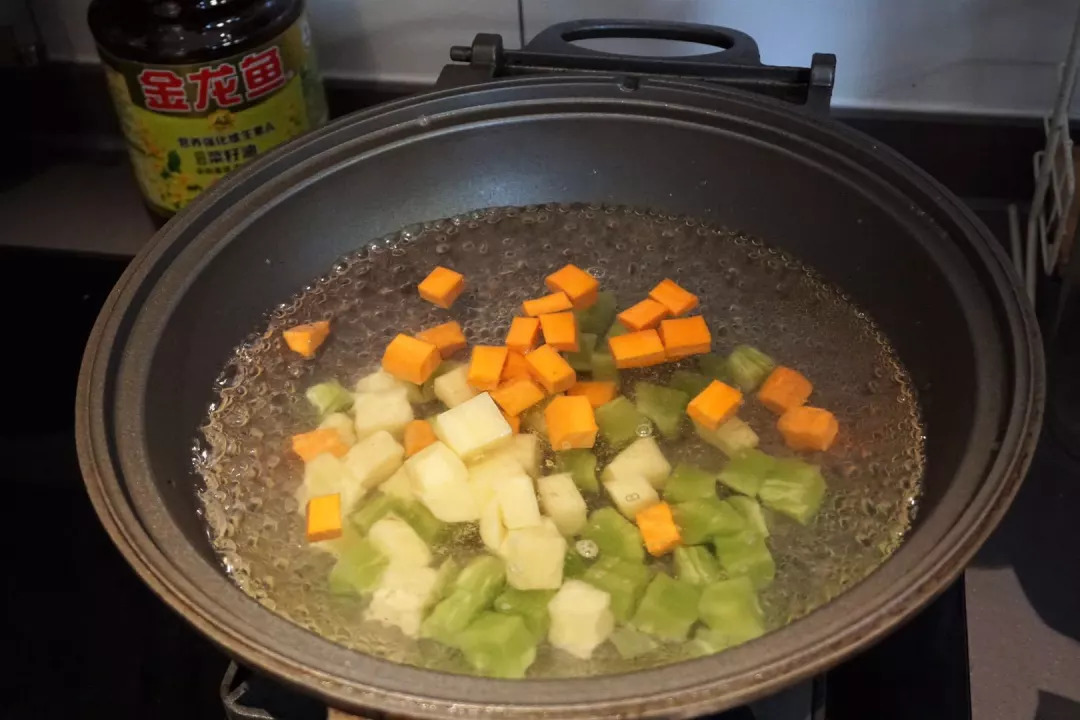 金龙鱼食用油纯香菜籽油,金龙鱼营养强化维生素a菜籽油