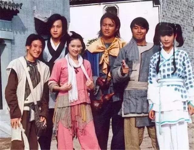 回忆周星驰的经典电影,反复看周星驰的电视剧有哪些