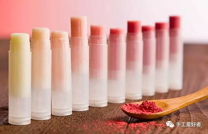 跟妈妈一起做护肤,和妈妈一起做皮肤管理