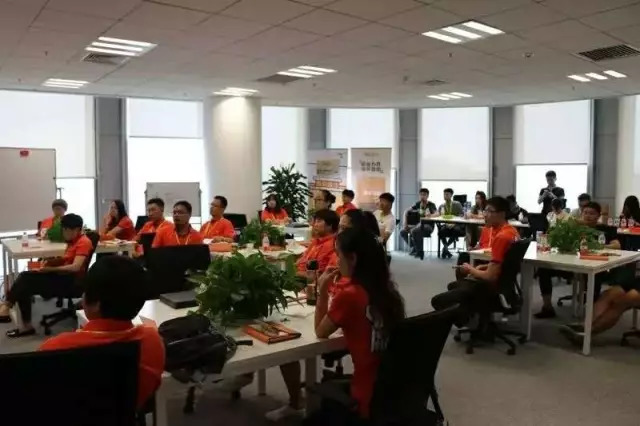 特色产业助力农民走上脱贫致富路,贫困户创业带领乡亲致富