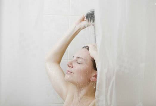 孕妇洗澡为啥不能对着肚子冲,孕妇洗澡不能搓背