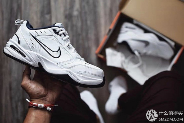 人潮汹涌穿衣打扮有多重要,哪款旅游鞋又百搭又好穿