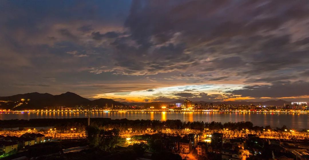 这就是未来的重庆,这就是未来的时代