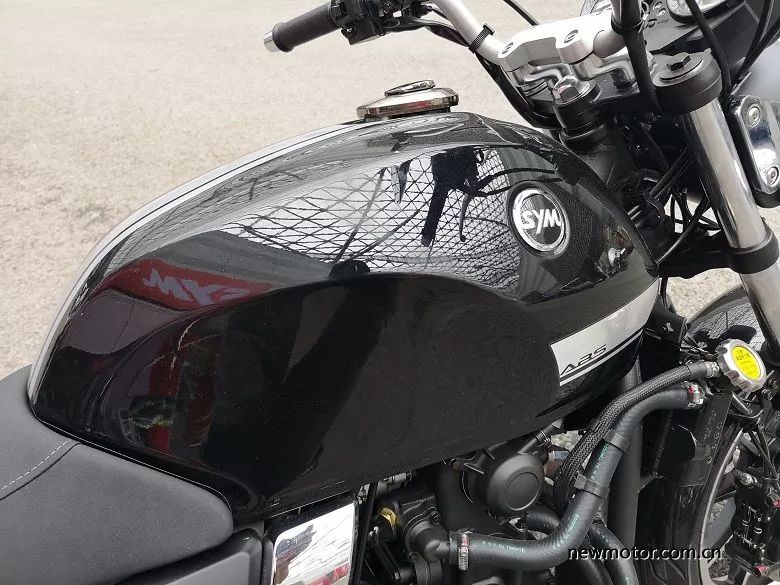 摩博会三阳机车,三阳野狼300摩旅